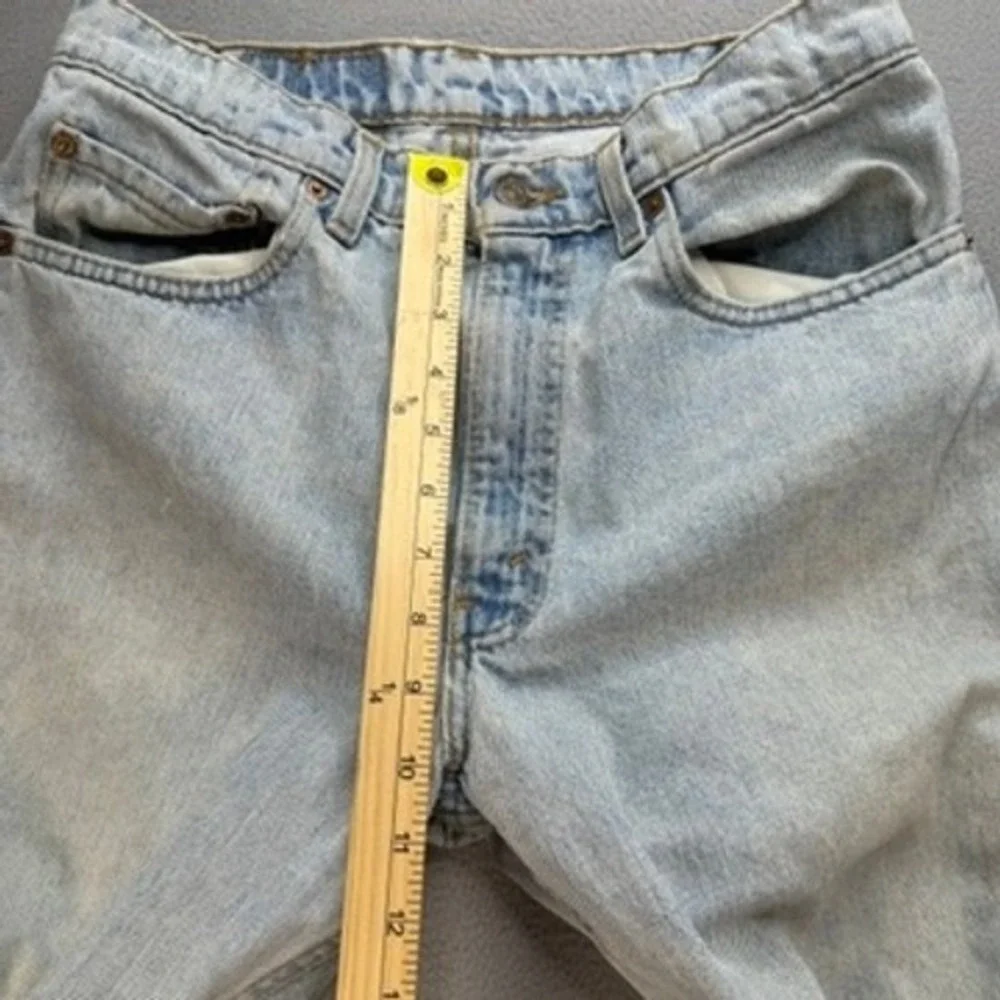 VTG Levis 550 Jeans Relaxed Fit 32x32 (FIT 31x31) Distressed Light Wash 90s USA